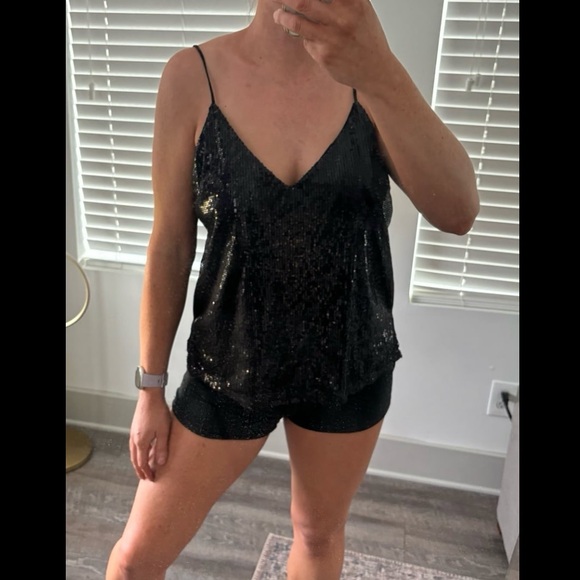 Black sequin camisole tank - Picture 3 of 6